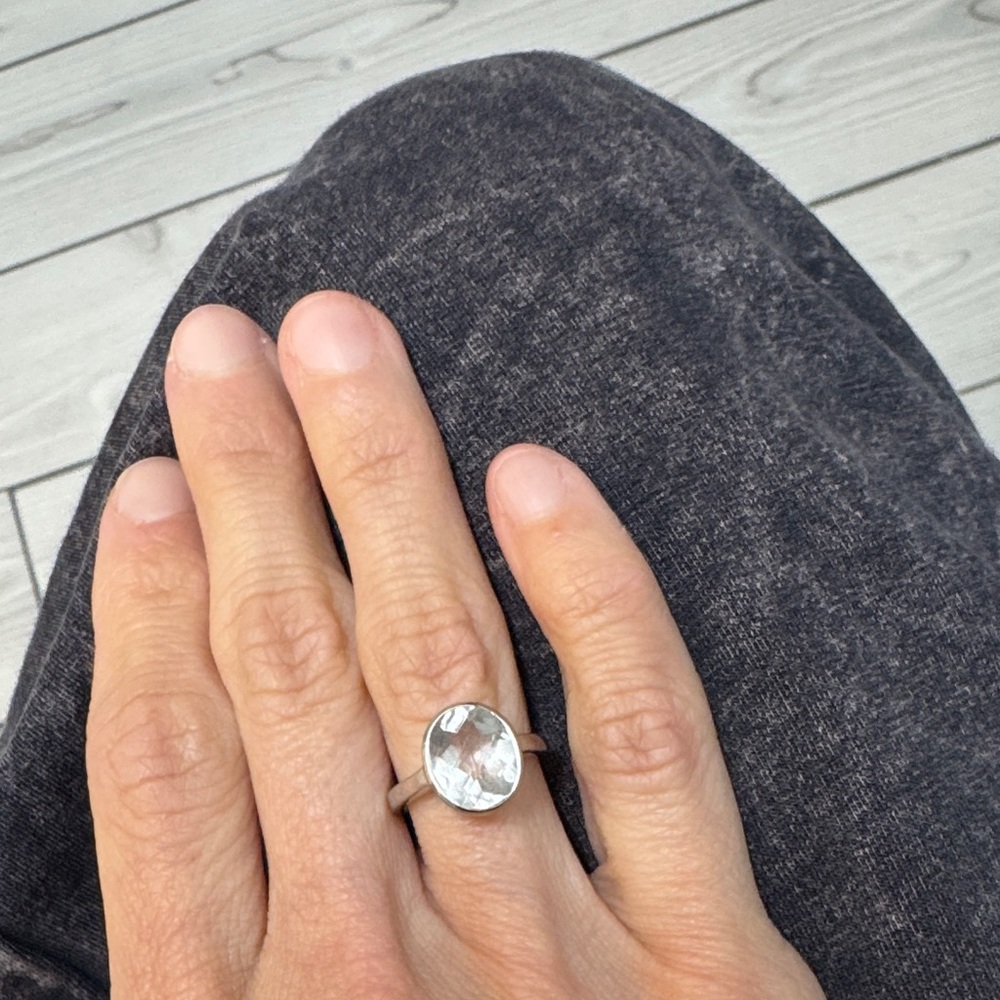 Elegant Silver Ring with Iridescent Stone